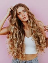 Picture of a woman with long blonde hair